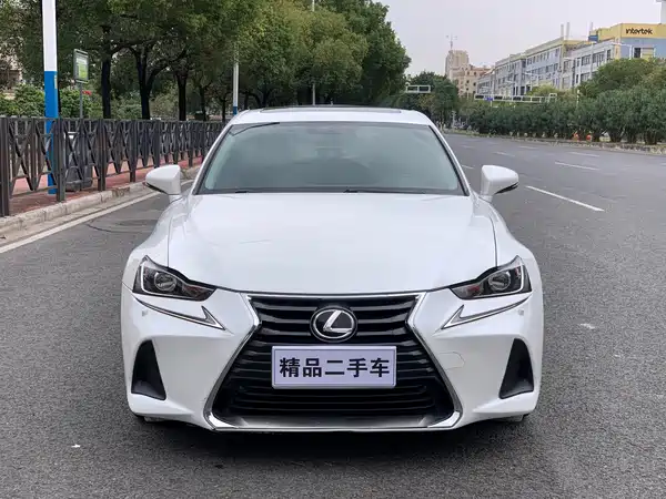 Lexus IS 2017