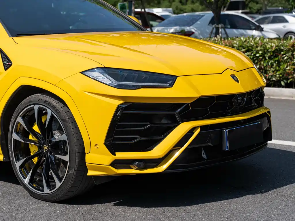 Lamborghini Urus 2020 — фото 17