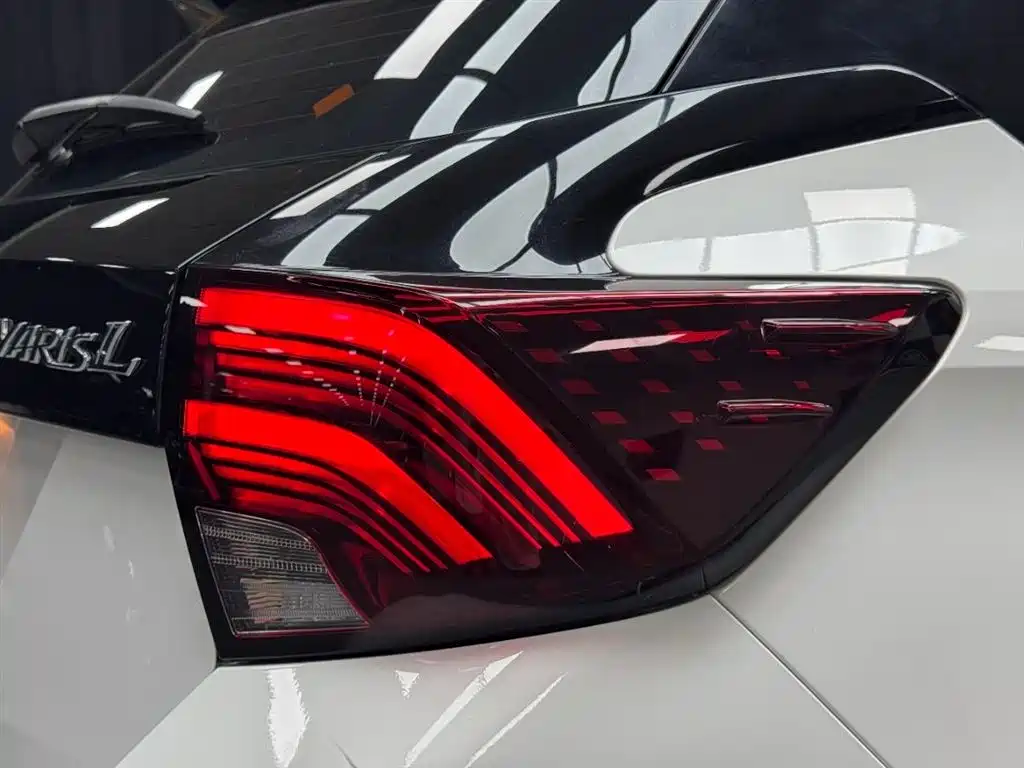 Toyota Yaris L 2023 — фото 21