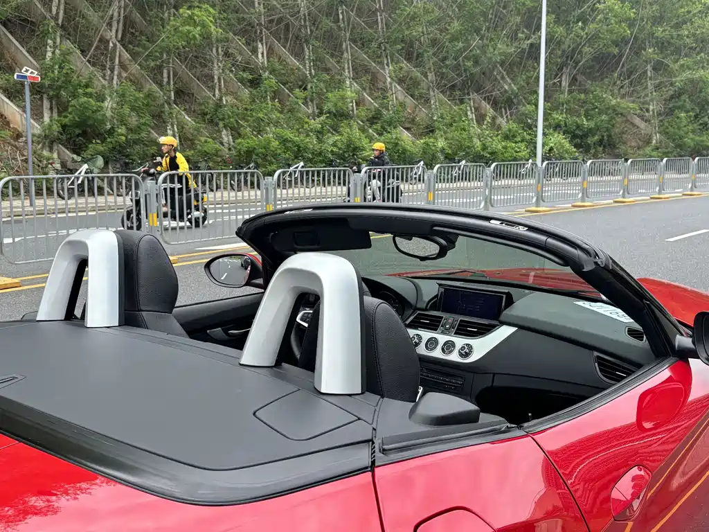 BMW Z4 2014 — фото 11