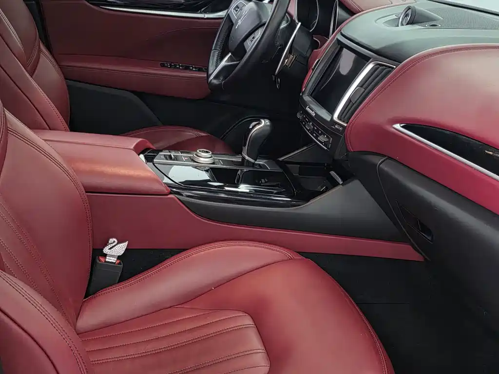 Maserati Levante 2017 — фото 10