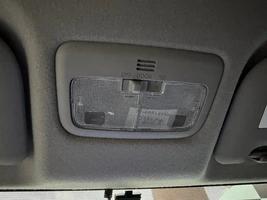 Toyota Yaris L 2023 — фото 15