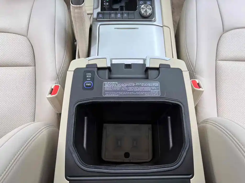 Toyota Land Cruiser 2020 — фото 17