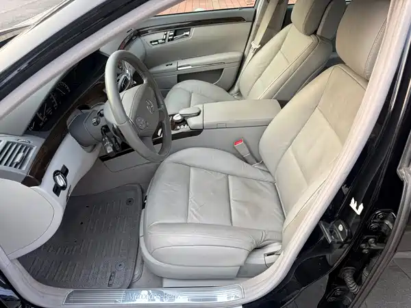 Mercedes-Benz S-Class 2012