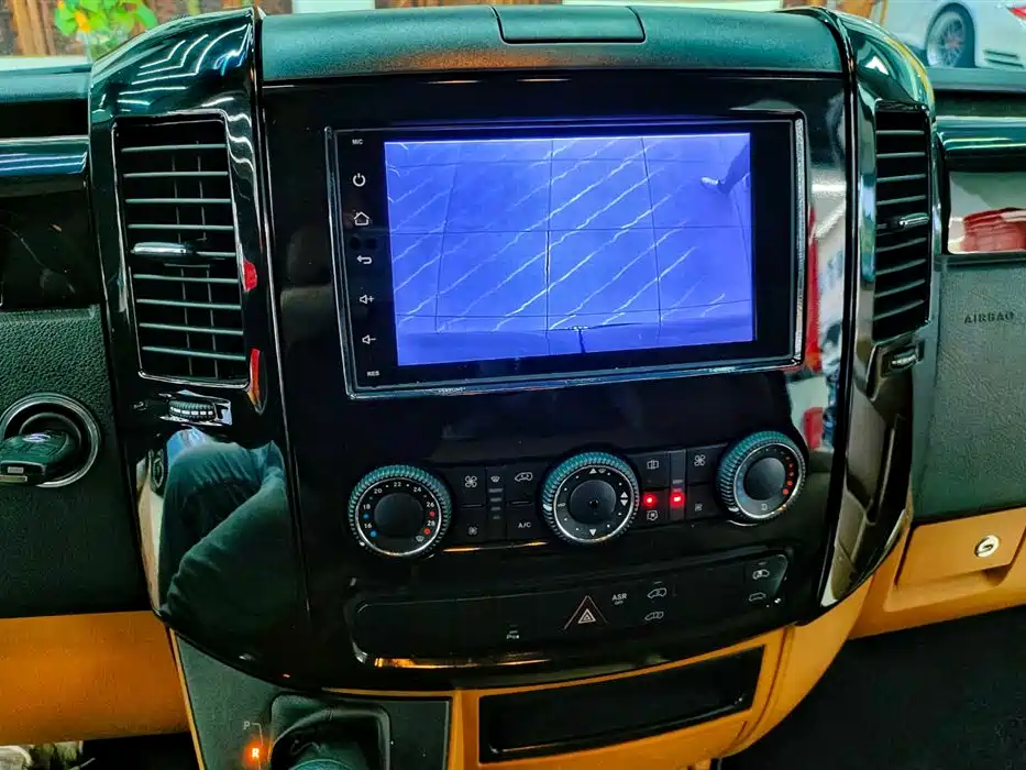 Mercedes-Benz Sprinter 2019 — фото 17