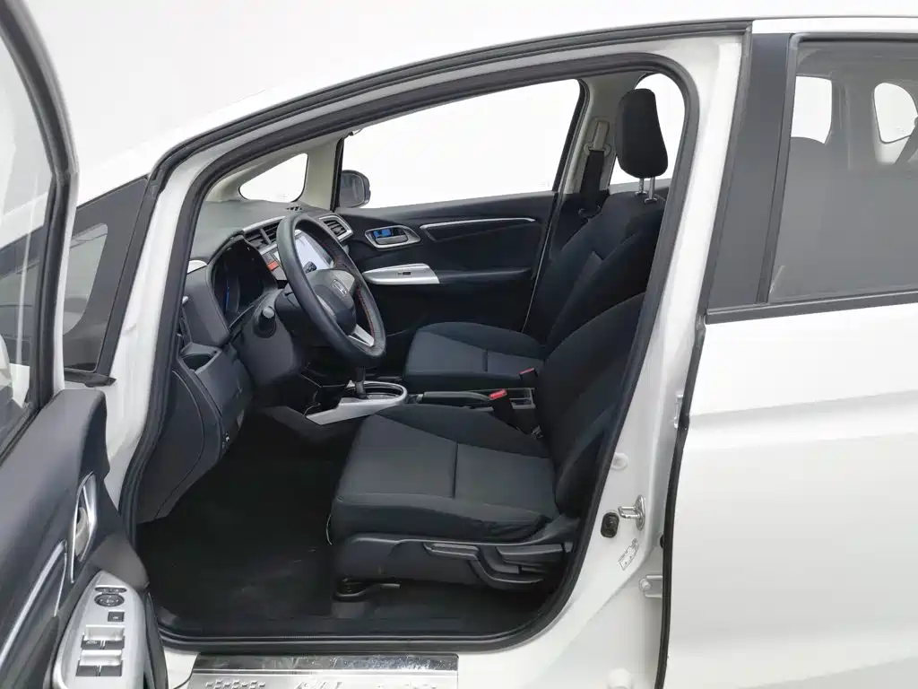 Honda Fit 2017 — фото 10