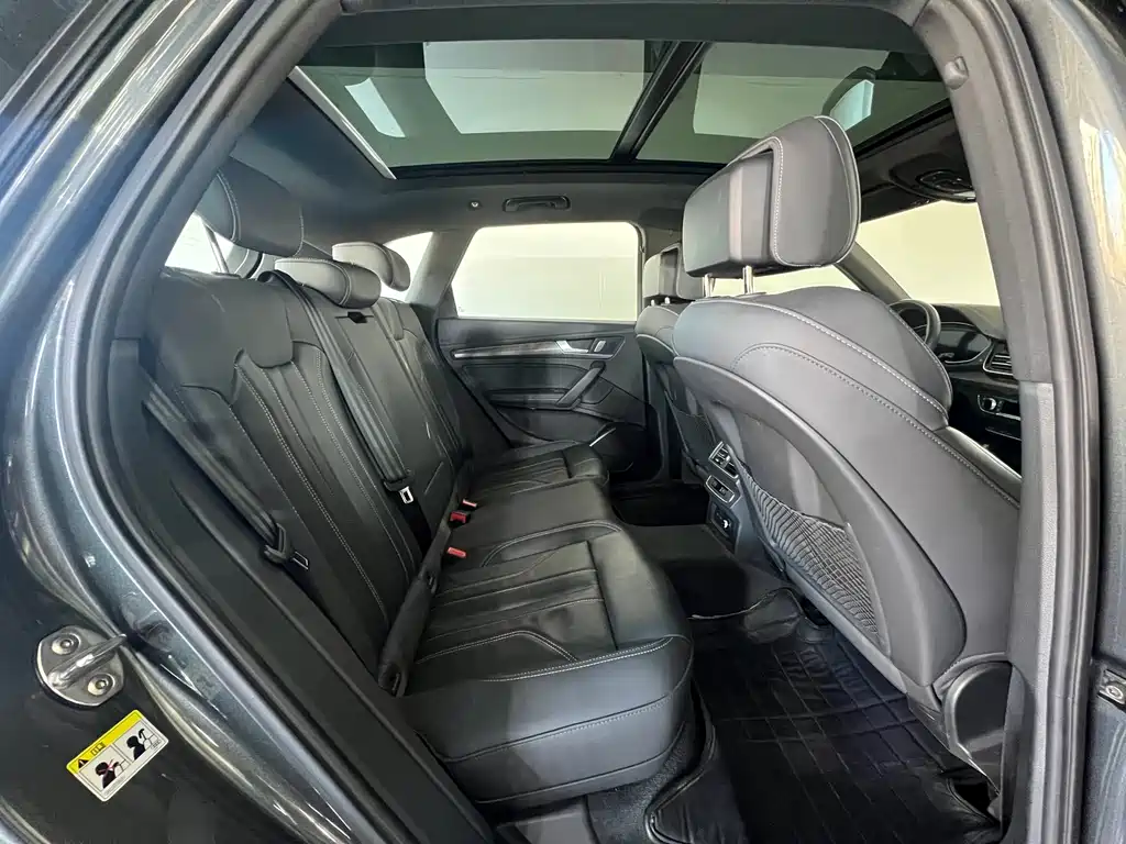 Audi Q5L 2023 — фото 15