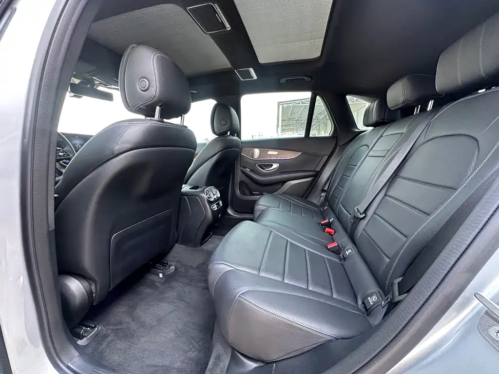 Mercedes-Benz GLC 2023