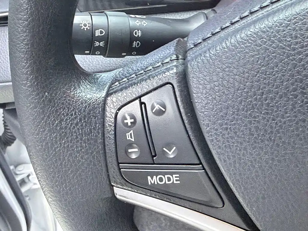 Toyota Yaris L 2022 — фото 11