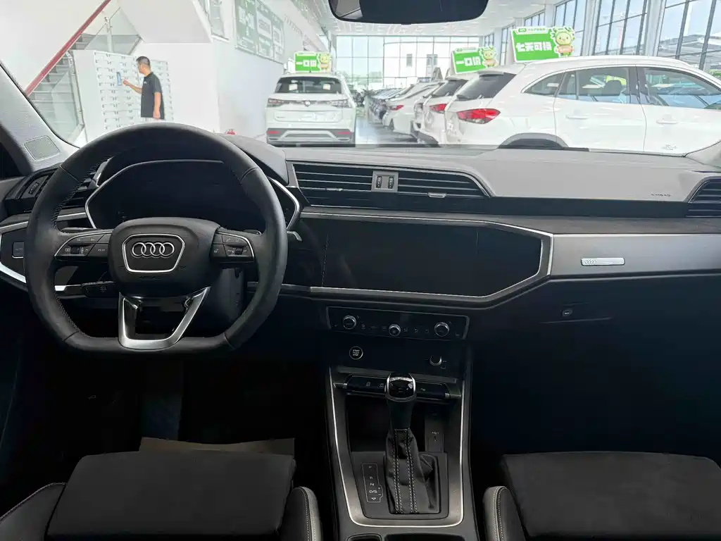Audi Q3 2022 — фото 18