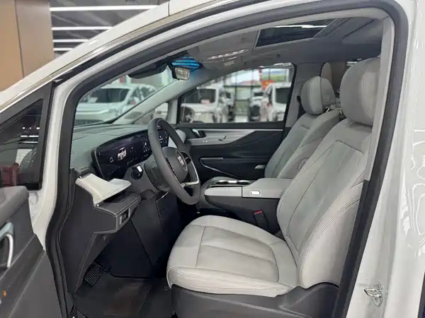 Buick GL8 2025