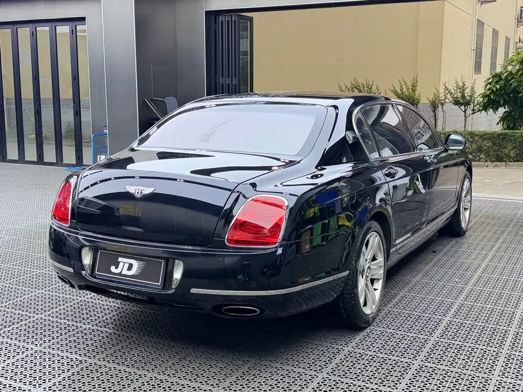 Bentley Flying Spur 2011 — фото 9