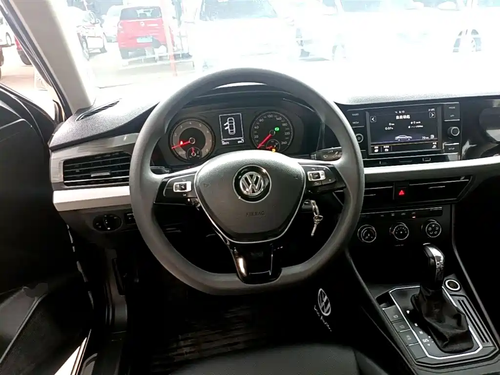 Volkswagen Lavida 2019 — фото 11