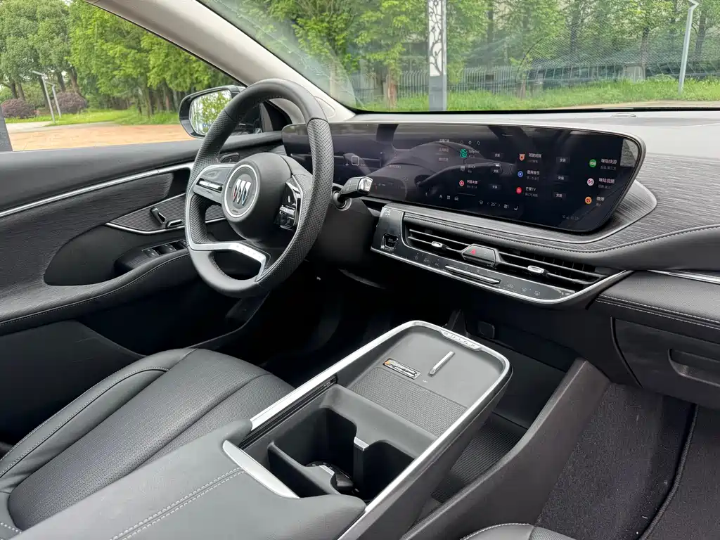 Buick LaCrosse 2025 — фото 25