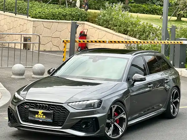 Audi RS 4 2023