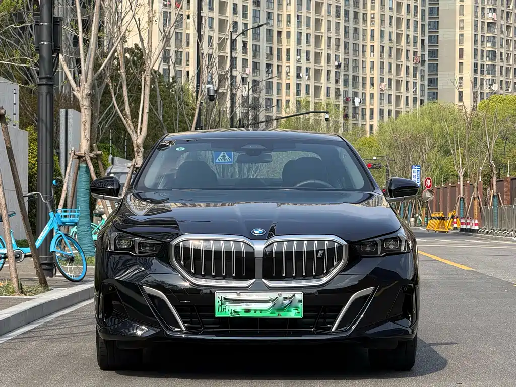 BMW i5 2025 — фото 4