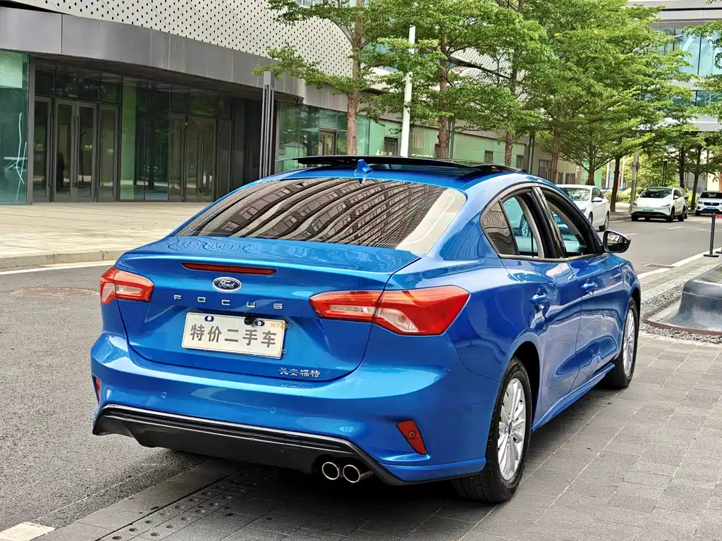 Ford Focus 2019 — фото 9
