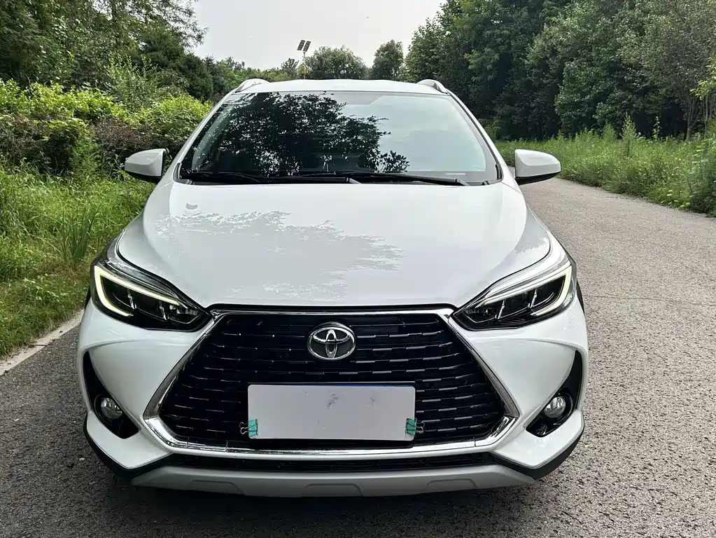 Toyota Yaris L 2022