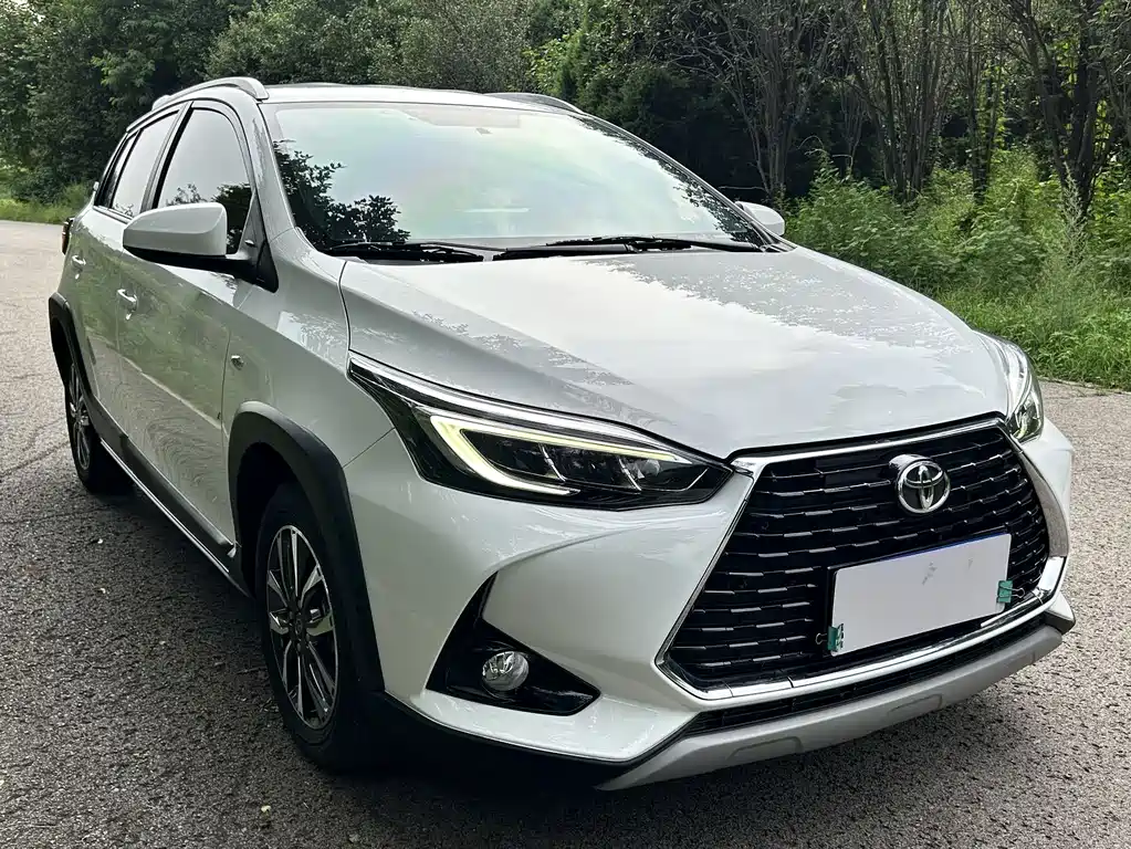 Toyota Yaris L 2022