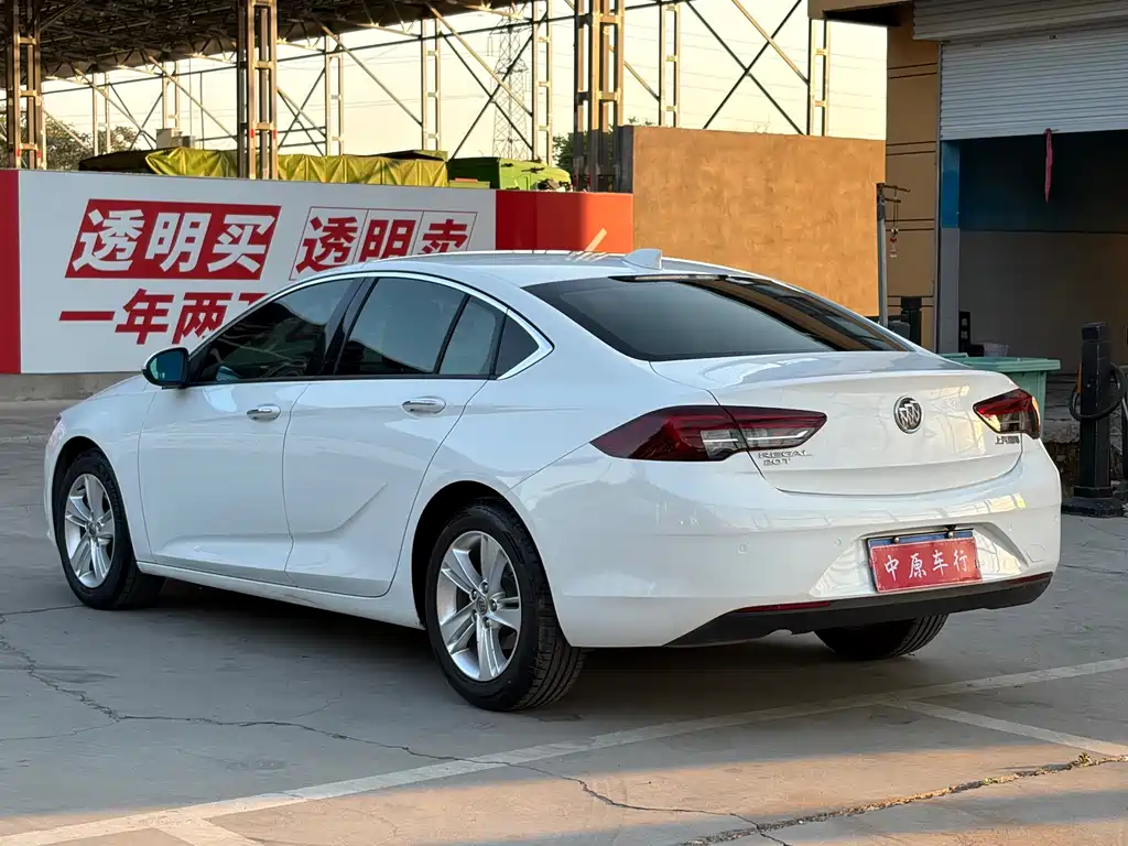 Buick Regal 2018 — фото 17
