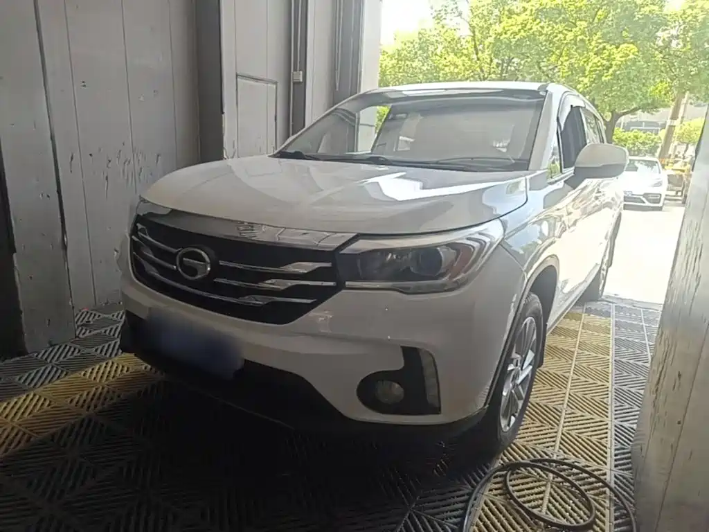 GAC Trumpchi GS4 2015 — фото 1