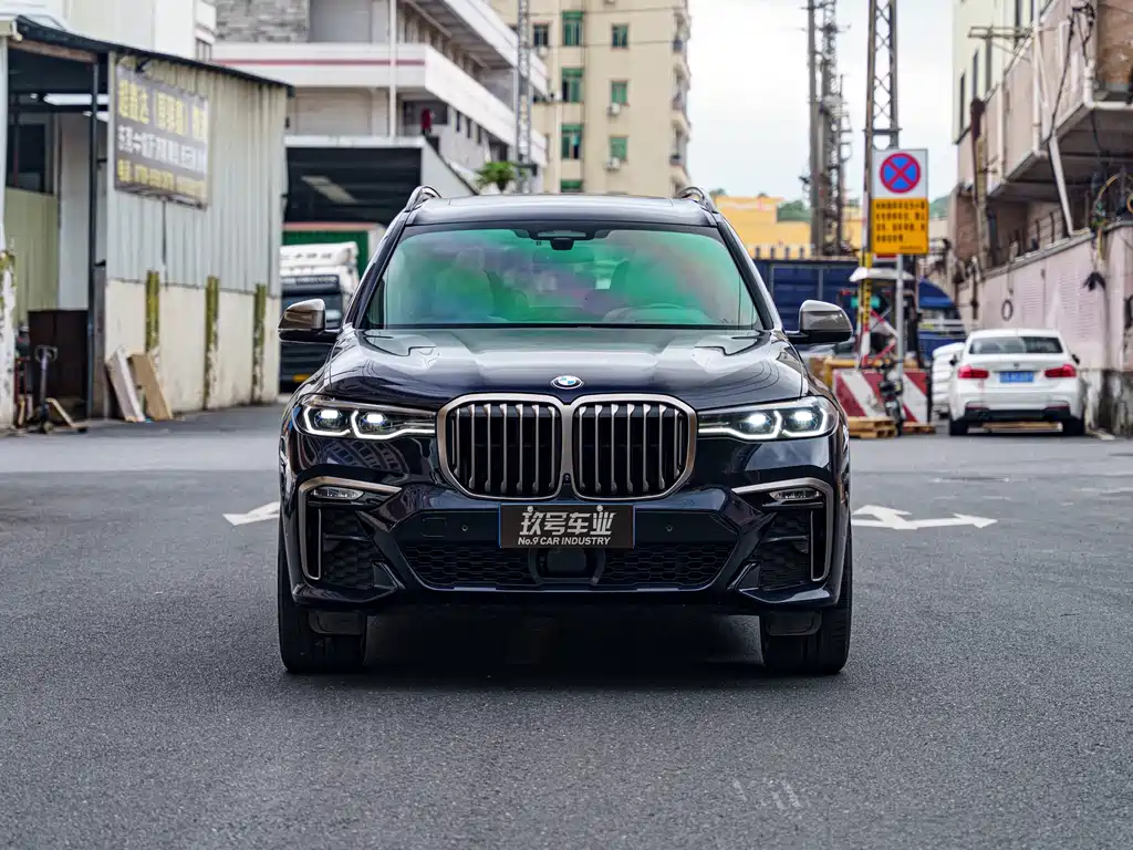 BMW X7 2023 — фото 2