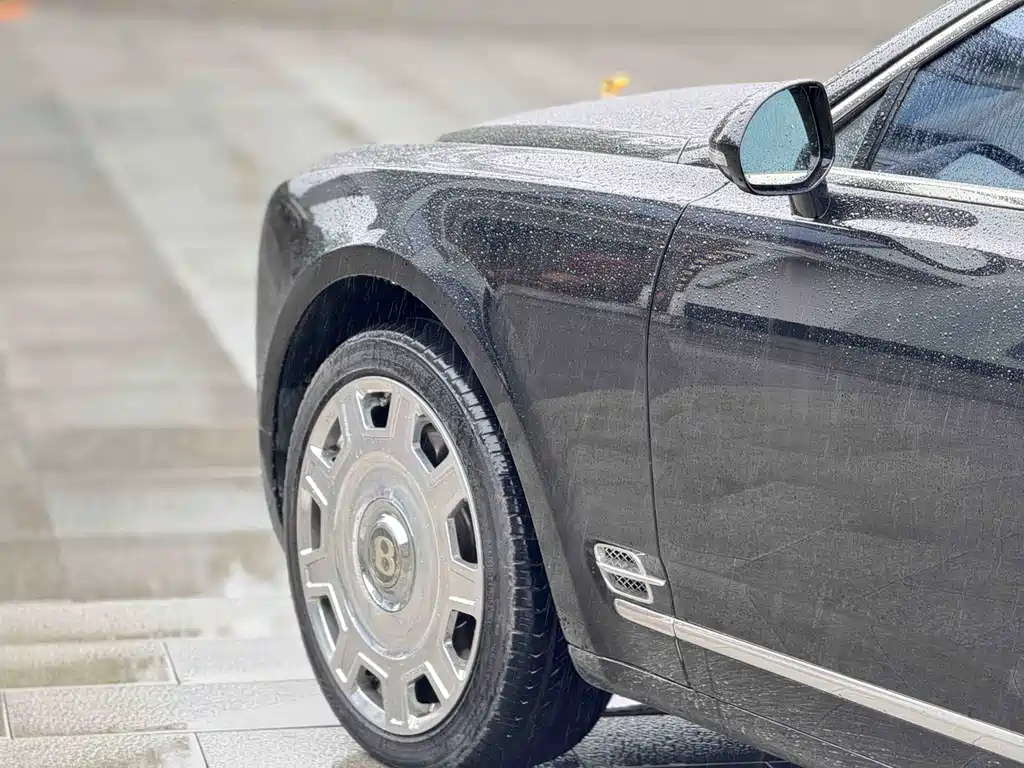 Bentley Mulsanne 2015 — фото 18