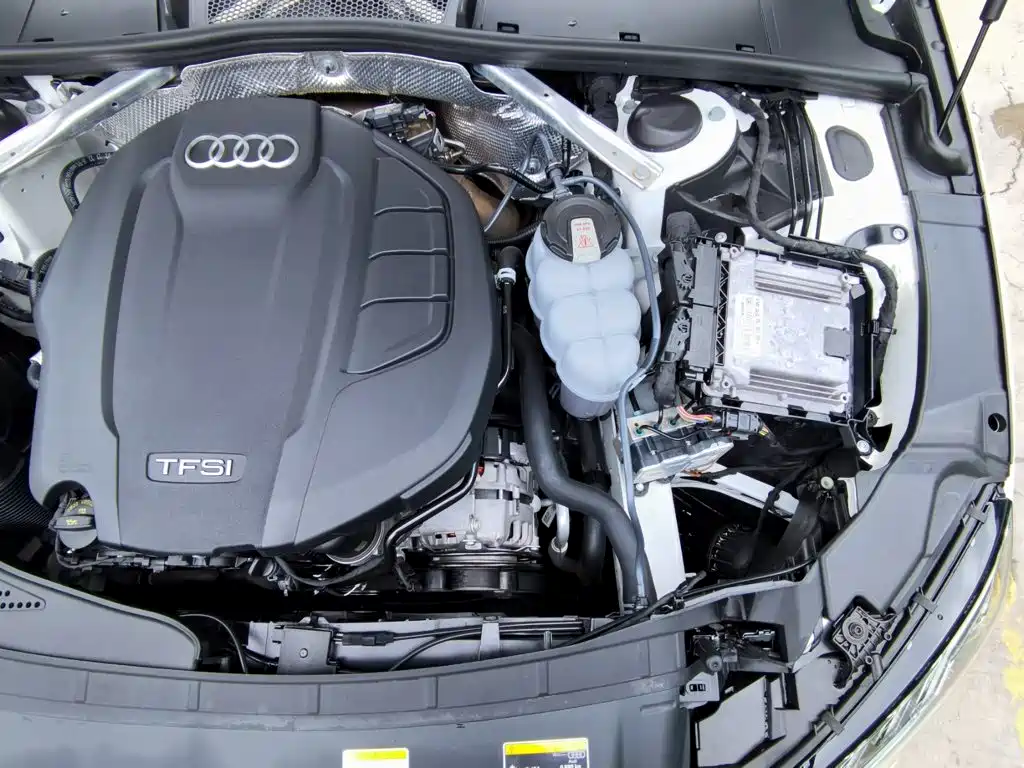 Audi A4L 2023 — фото 9