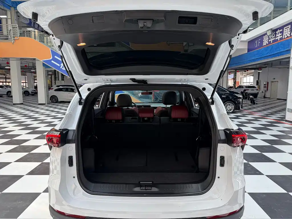 Jetour X70 PLUS 2022 — фото 16