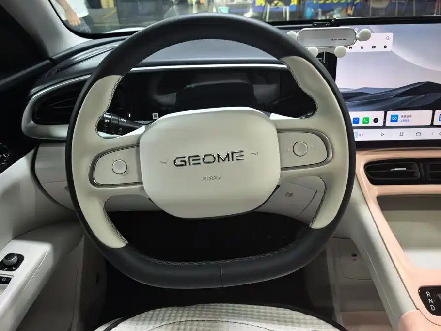 Geely Galaxy Starwish 2025 — фото 15