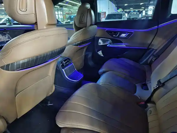 Mercedes-Benz E-Class 2025