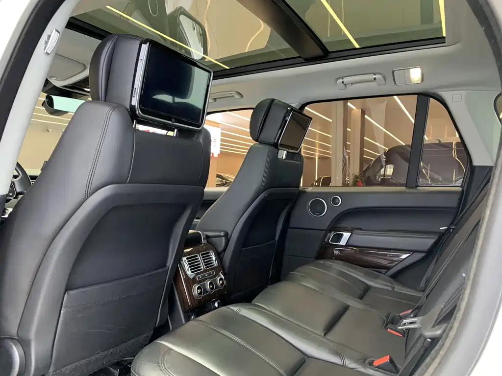 Land Rover Range Rover 2018 — фото 18