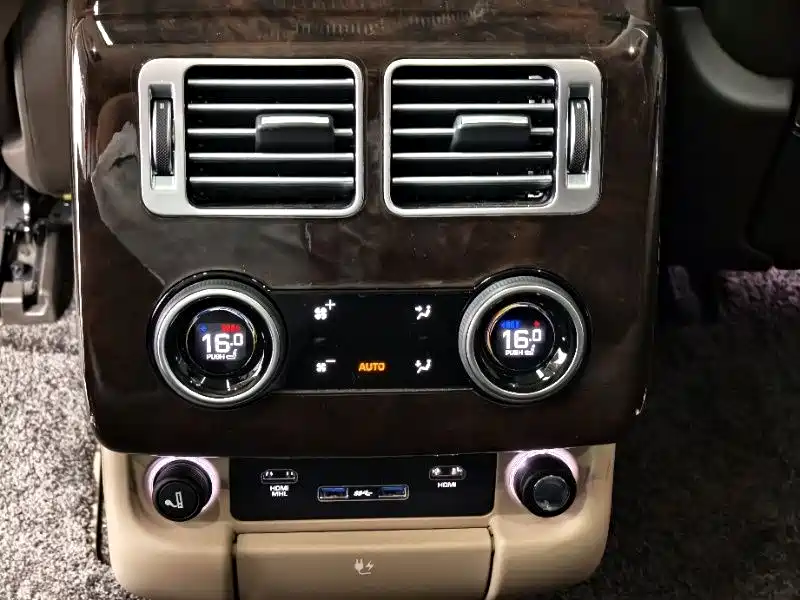Land Rover Range Rover 2022 — фото 14