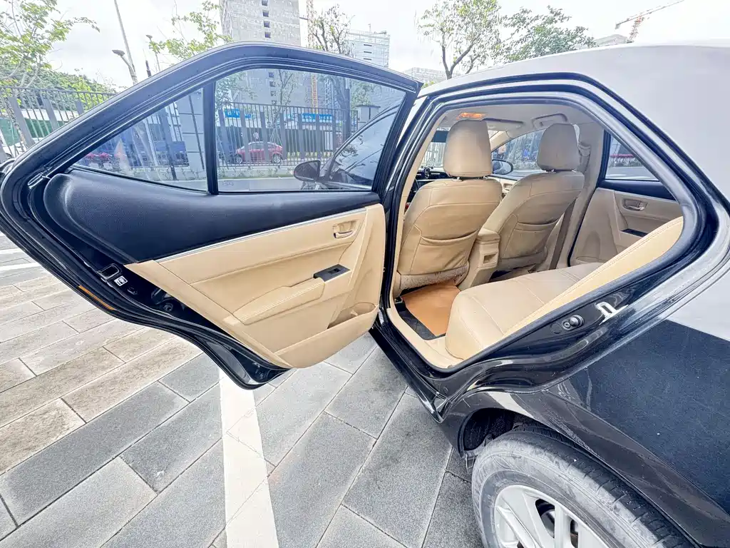 Toyota Corolla 2015 — фото 20