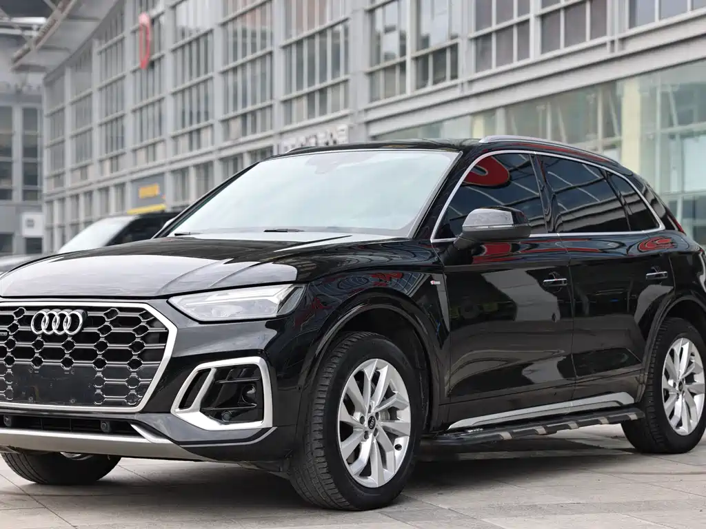 Audi Q5L 2022 — фото 1