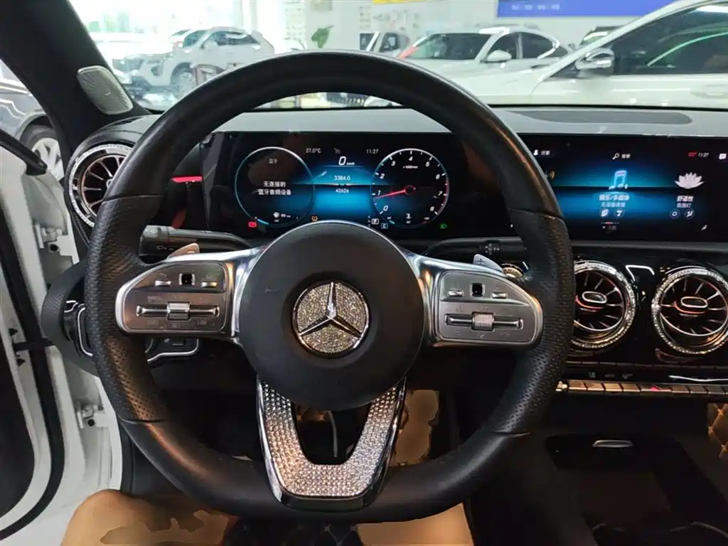 Mercedes-Benz A-Class 2021 — фото 11