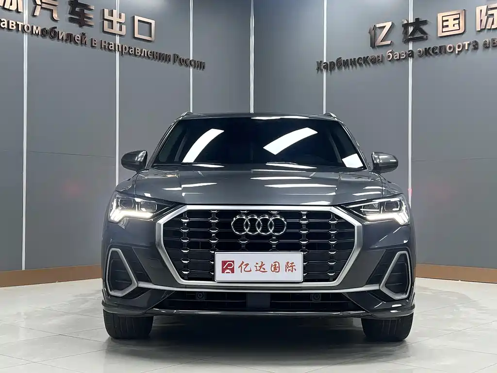 Audi Q3 2022 — фото 2