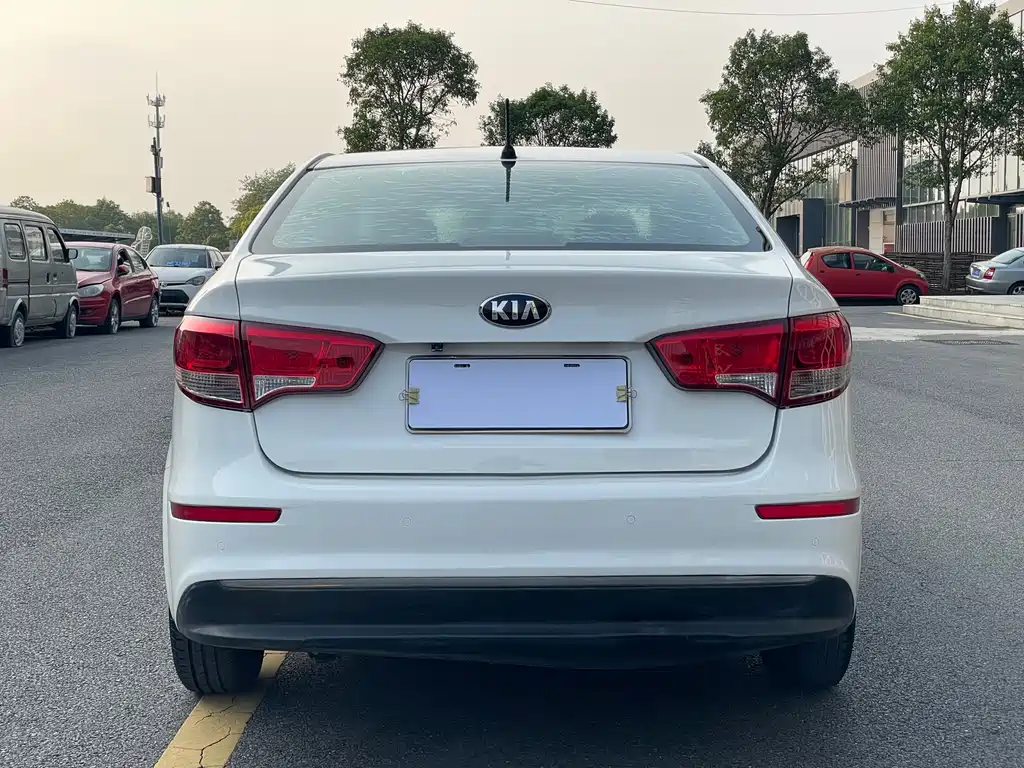 Kia K2 2016 — фото 11