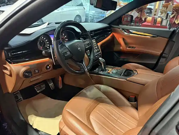 Maserati Quattroporte 2015