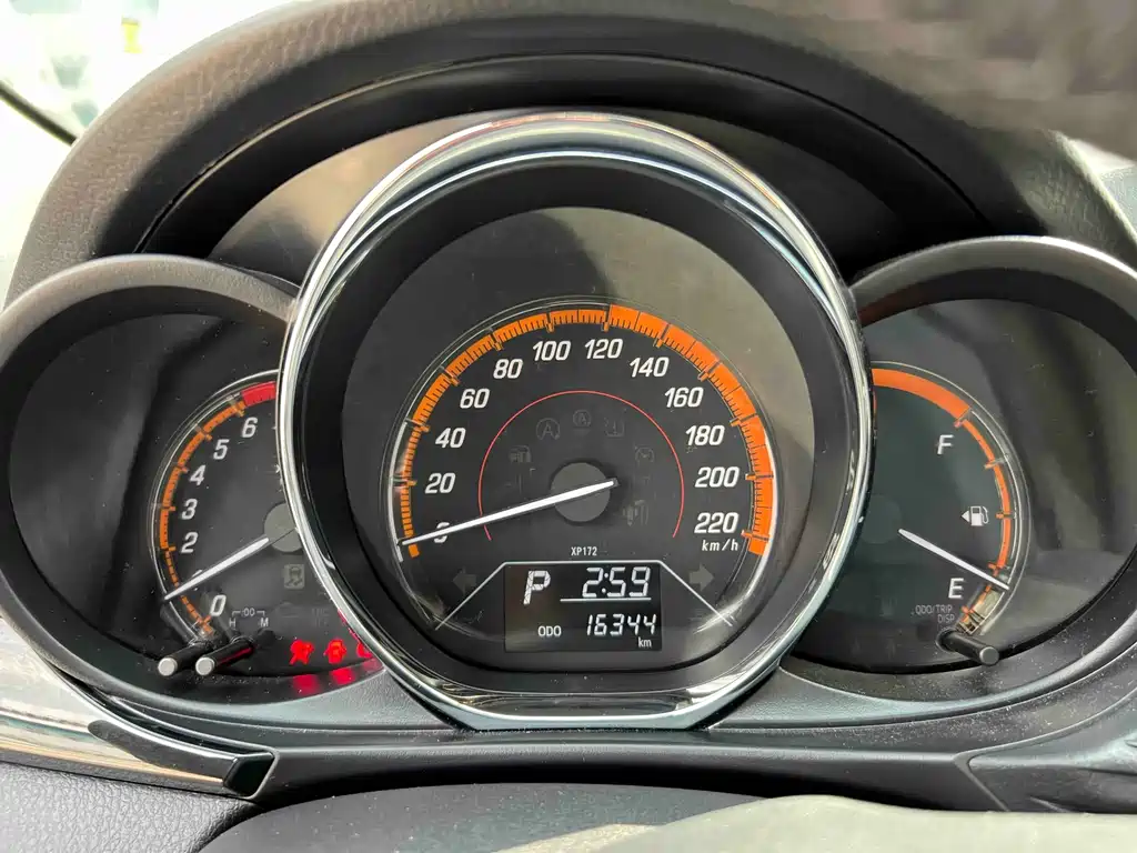 Toyota Yaris L 2022 — фото 15