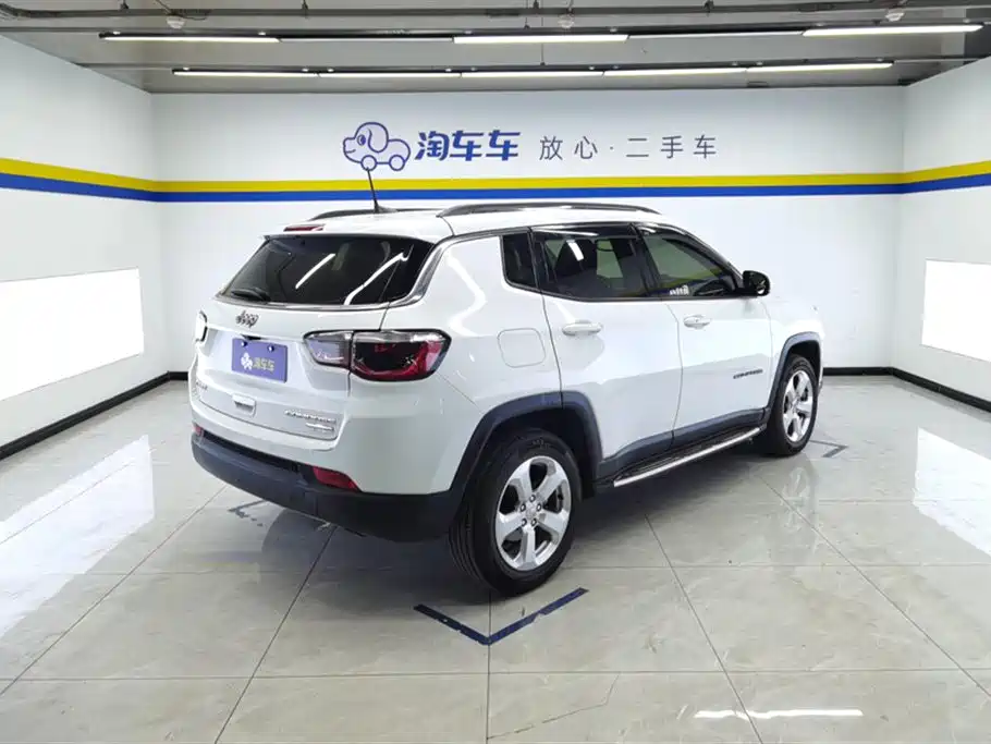 Jeep Compass 2017 — фото 3