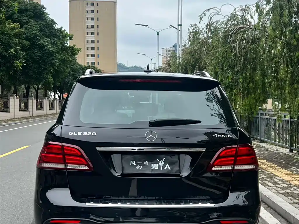 Mercedes-Benz GLE 2016 — фото 8