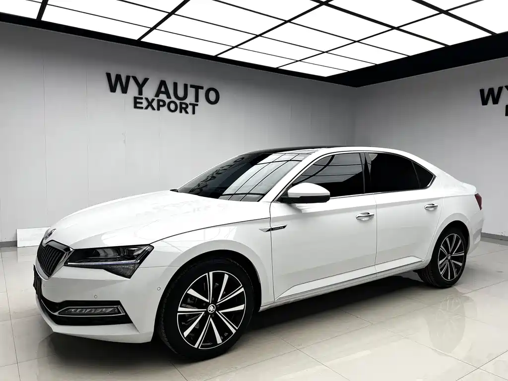 Skoda Superb 2024 — фото 1