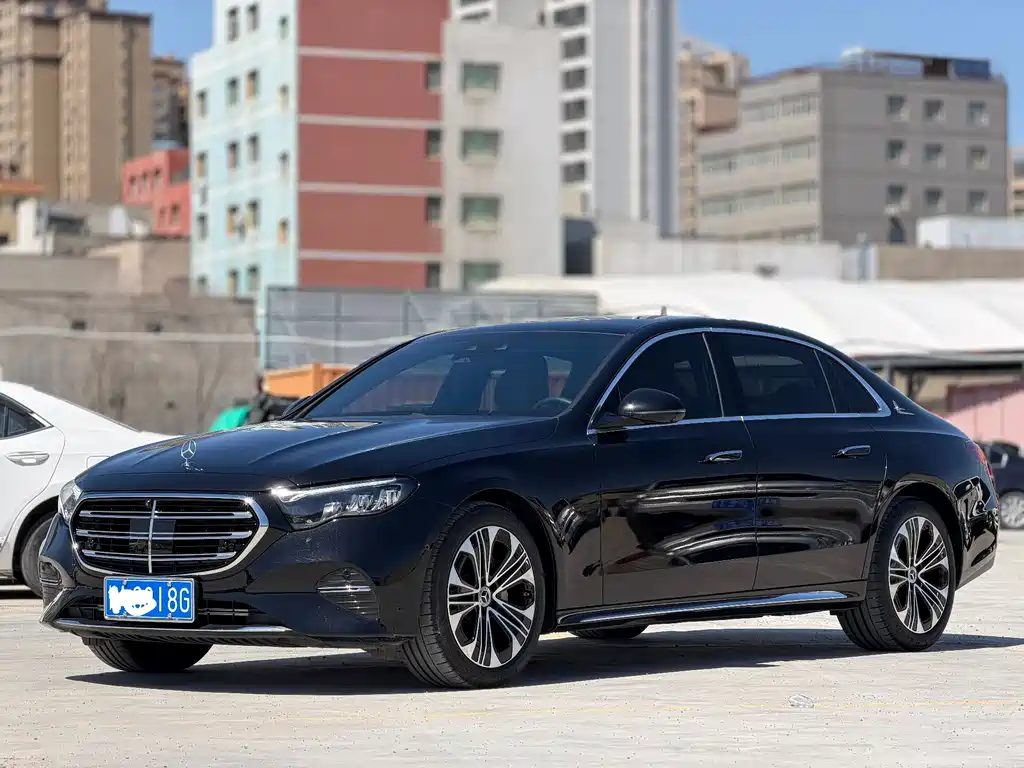 Mercedes-Benz E-Class 2025 — фото 1