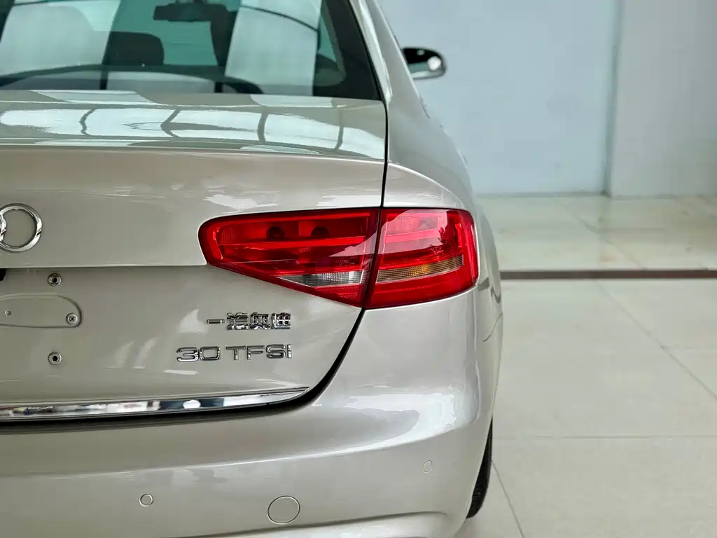 Audi A4L 2015 — фото 20
