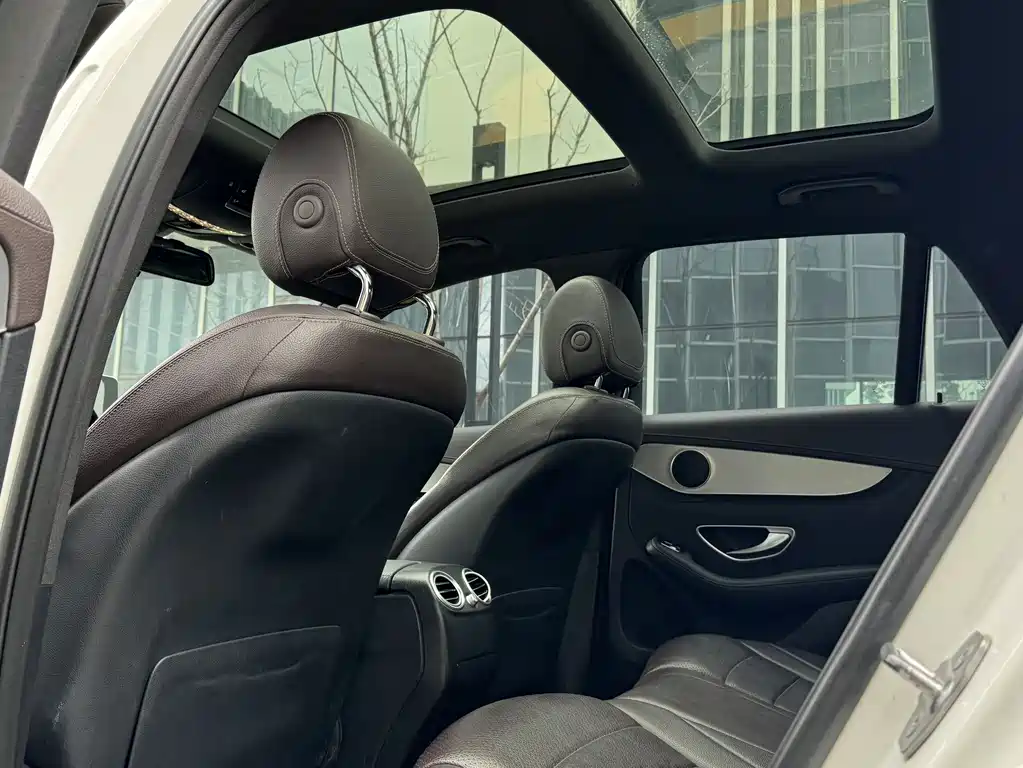 Mercedes-Benz GLC 2018 — фото 21