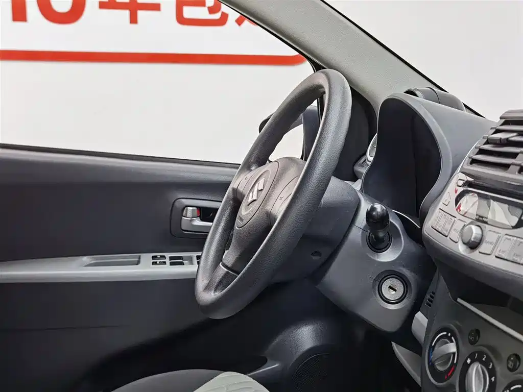Suzuki Alto 2015 — фото 22
