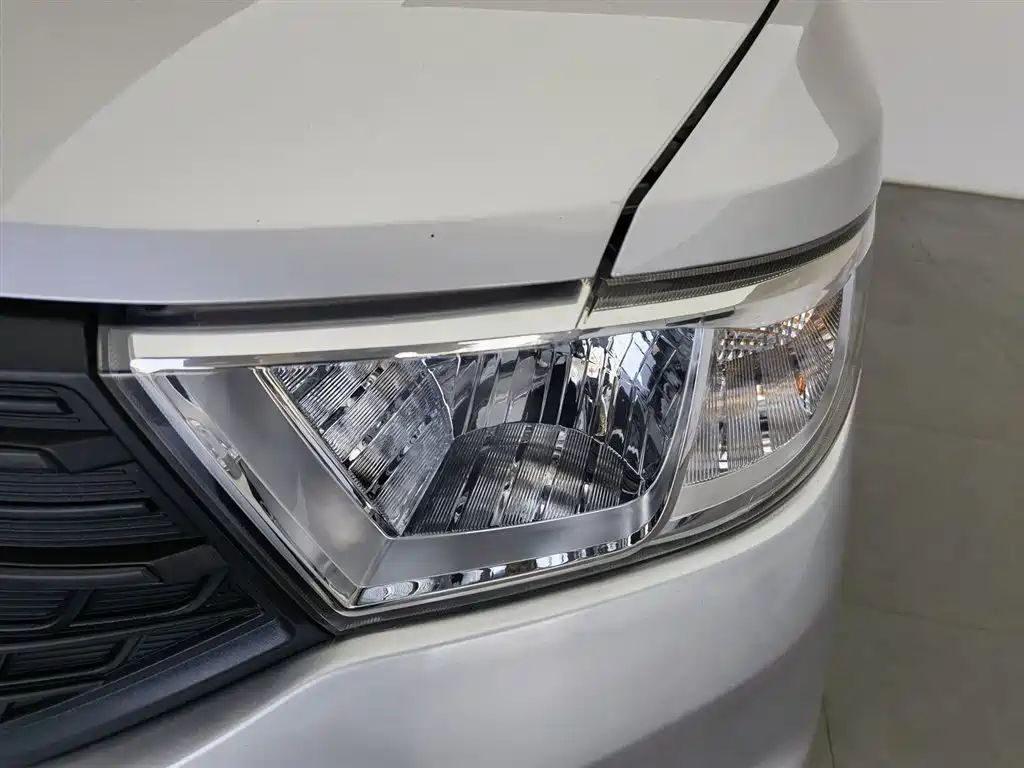 Wuling Hongguang V 2022 — фото 7