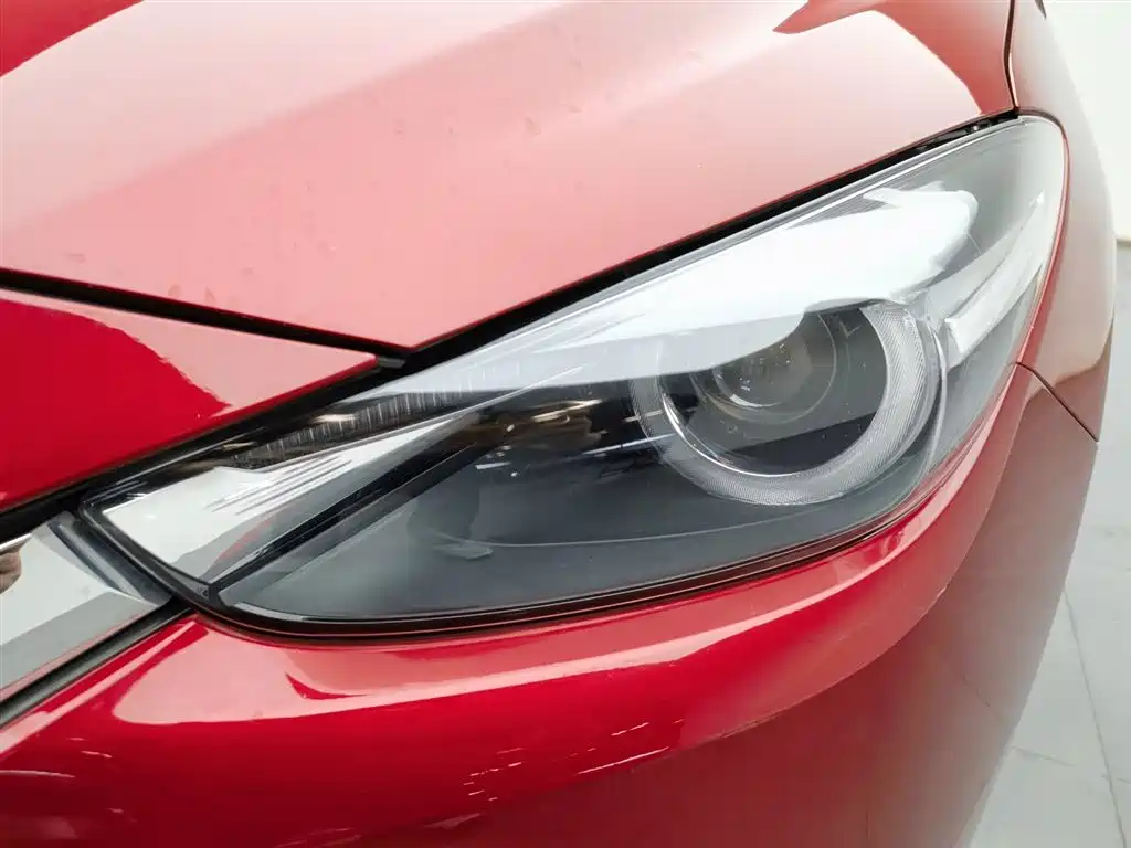 Mazda 3 Axela 2018 — фото 7