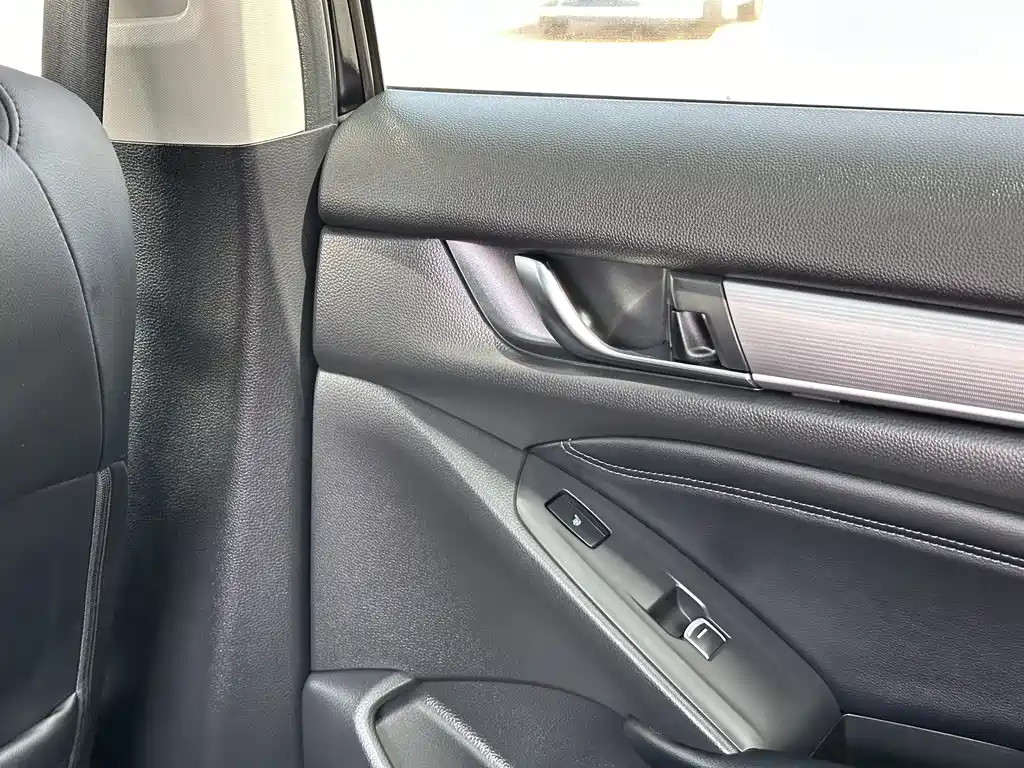 Honda Accord 2021 — фото 23